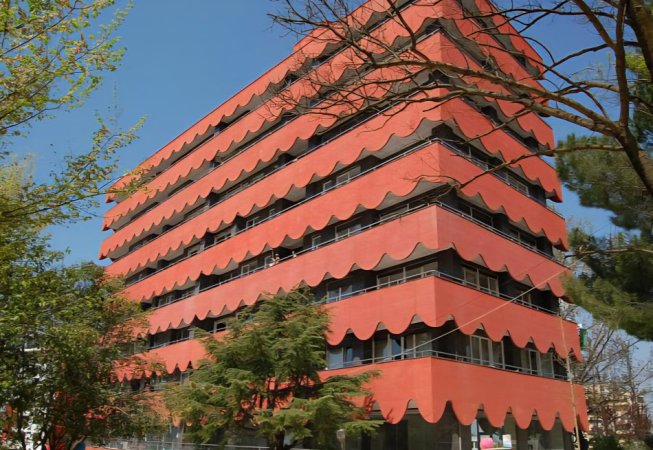 Tirane, shitet apartament 2+1+Ballkon Kati 3, 144 m² 900.000 € (Liqeni i Tiranës)