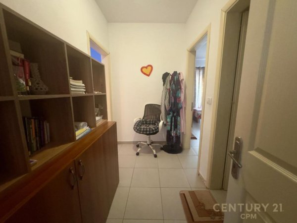 Tirane, shes apartament 2+1+Aneks+Ballkon Kati 8, 131 m² 140.000 € (Rruga Loni Ligori)