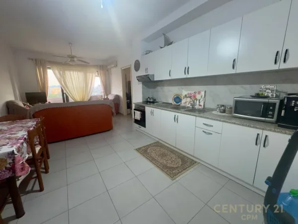 Tirane, shes apartament 2+1+Aneks+Ballkon Kati 8, 131 m² 140.000 € (Rruga Loni Ligori)