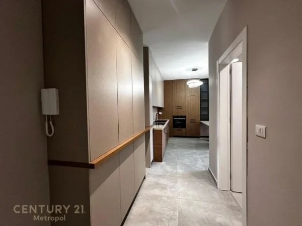 Tirane, shes apartament 1+1+Ballkon Kati 7, 72 m² 130.500 € (Rruga Bedri Karapici)