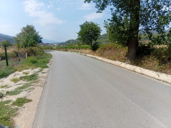 Permet, shitet toke bujqesore , 3.000 m² (Qilarisht)