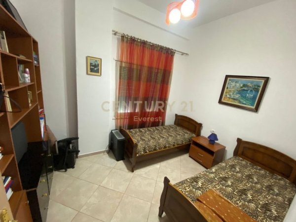 Tirane, shitet apartament 2+1+Aneks+Ballkon Kati 1, 115 m² 145.000 € (Fresku)