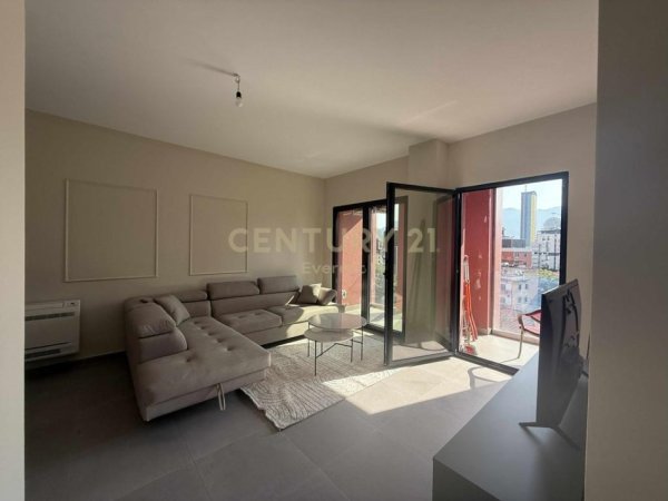 Tirane, jepet me qera apartament 3+1+Aneks+Ballkon Kati 7, 113 m² 1.500 € (Rr.e Kavajes)