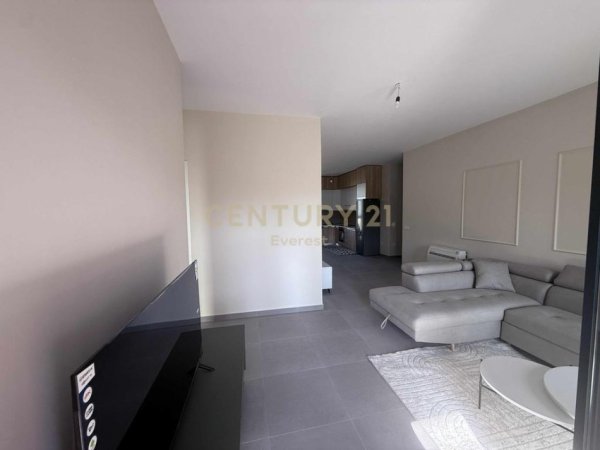 Tirane, jepet me qera apartament 3+1+Aneks+Ballkon Kati 7, 113 m² 1.500 € (Rr.e Kavajes)