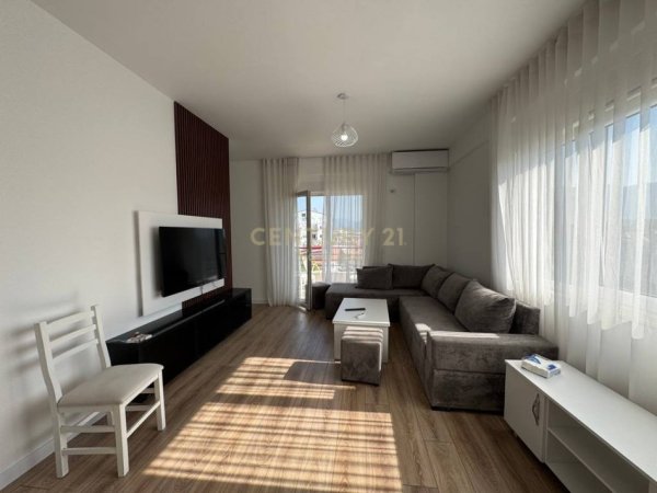 Tirane, jepet me qera apartament 2+1 Kati 4, 94 m² 700 € (Liqeni i Thate)