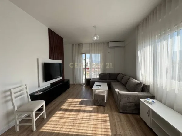 Tirane, jepet me qera apartament 2+1 Kati 4, 94 m² 700 € (Liqeni i Thate)