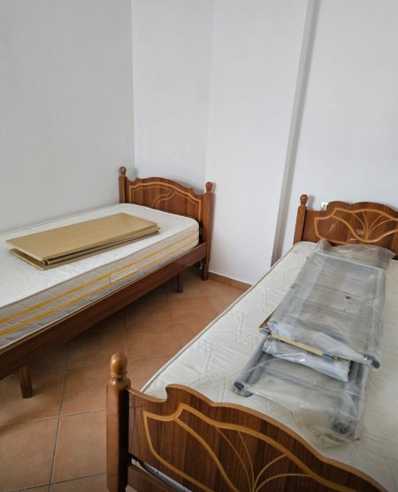 Tirane, jepet me qera apartament 3+1+Ballkon Kati 2, 85 m² 549 € (Selite, 100 m larg ne vije ajrore nga Universiteti Marin Barleti)