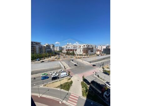 Tirane, jepet me qera apartament 2+1 Kati 5, 130 m² 600 € 