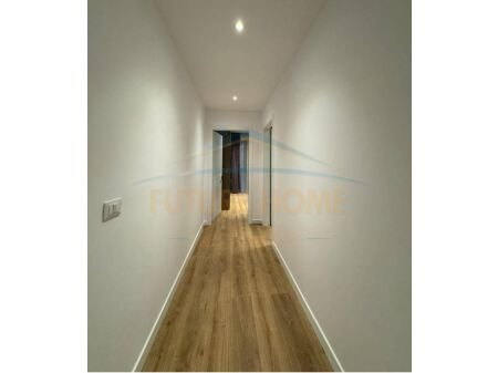 Tirane, jepet me qera apartament 2+1 Kati 4, 95 m² 750 € 