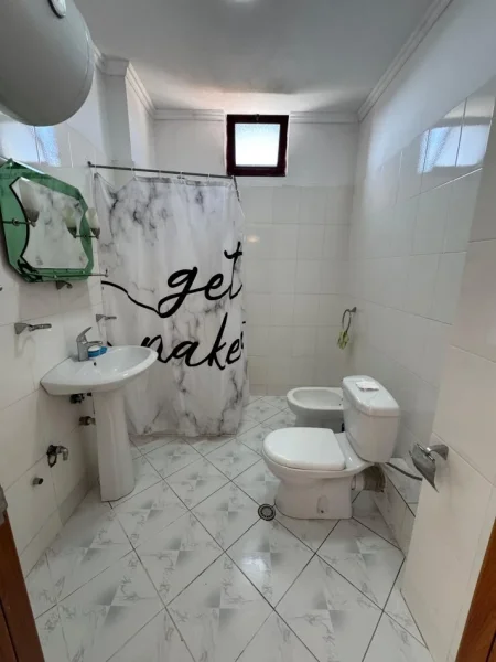 Tirane, shitet apartament 2+1+Aneks+Ballkon Kati 4, 82 m² 129.000 € (Rruga e Dajtit)