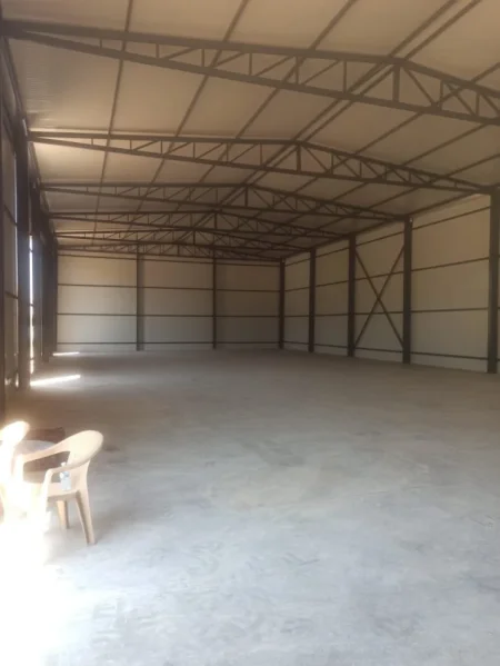 Tirane, jepet me qera magazine Kati 0, 1.000 m² 5.000 € (QTU)