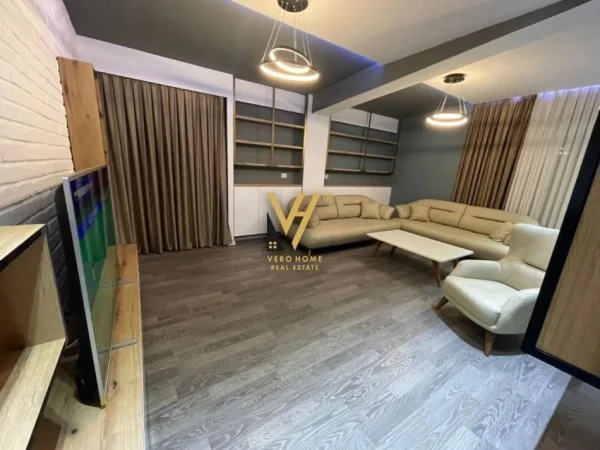 Tirane, jepet me qera apartament 3+1 Kati 6, 190 m² 1.300 € (RRUGA BILL KLINTON)