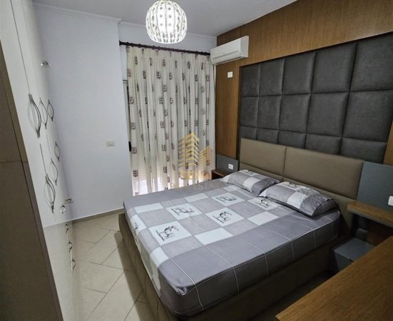 Tirane, jepet me qera apartament 2+1+Ballkon Kati 2, 100 m² 750 € (Rruga Peti)