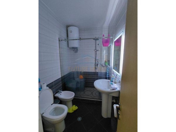 Durres, jepet me qera apartament 2+1+Ballkon Kati 1, 140 m² 700 € (Plazh, Durres)