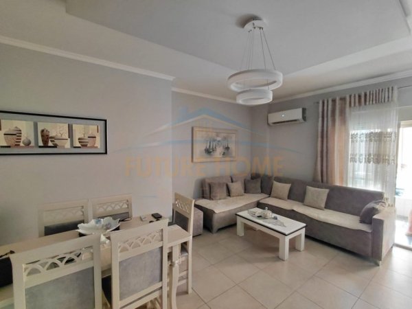 Durres, jepet me qera apartament 2+1+Ballkon Kati 1, 140 m² 700 € (Plazh, Durres)