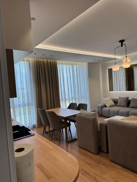 Tirane, jepet me qera apartament 1+1+Ballkon Kati 6, 76 m² 700 € (Bulevardi i ri)