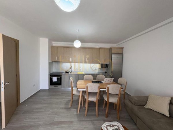 Tirane, jepet me qera 3+1+Ballkon , 120 m² 650 € (5 maji)