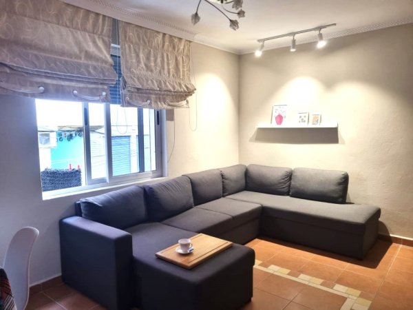 Tirane, jepet me qera 1+1 Kati 2, 60 m² 500 €