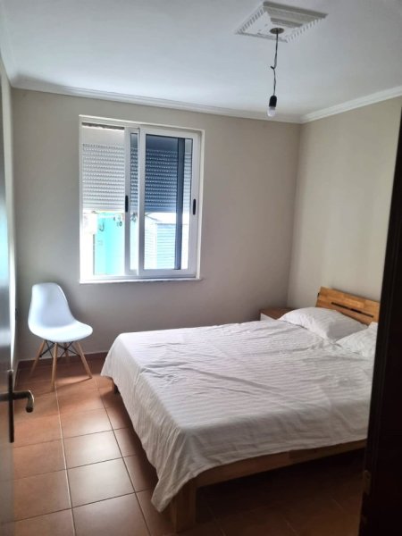 Tirane, jepet me qera 1+1 Kati 2, 60 m² 500 €