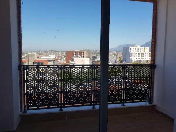 Tirane, shitet apartament 2+1+BLK Kati 5, 102 m² 120.000 Euro (Shkolla e Bashkuar)