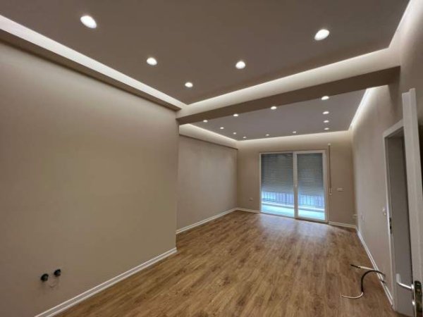 Tirane, jepet me qera apartament 2+1+BLK Kati 7, 104 m² 700 Euro (Rruga e dibres)