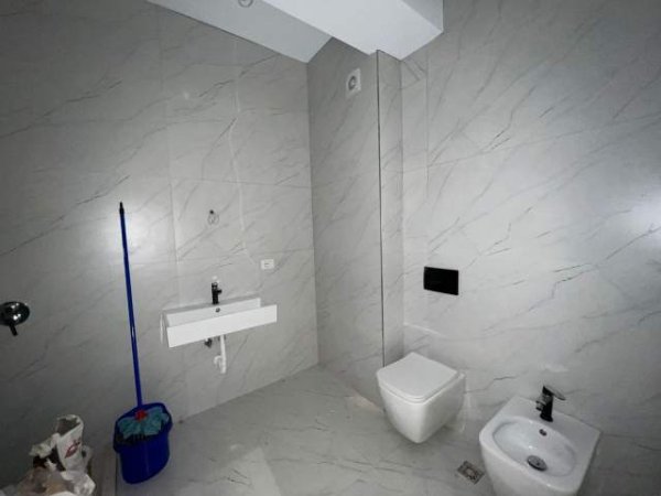 Tirane, jepet me qera apartament 2+1+BLK Kati 7, 104 m² 700 Euro (Rruga e dibres)