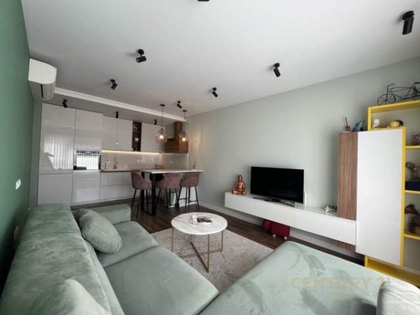 Tirane, shes apartament 2+1 150.000 Euro (bulevardi ri)