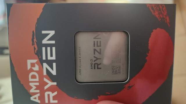 Tirane, shes CPU Ryzen 5 2600x dhe GPU Sapphire Rx Vega 56 - 280 EUR total