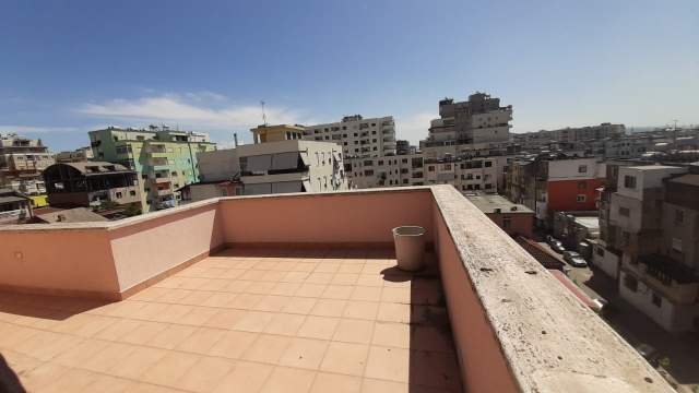 !!!  Shitur  !!!   Durres, shitet apartament 3+1+BLK Kati 6, 258 m² 170.000 Euro (Prane muzeumit)