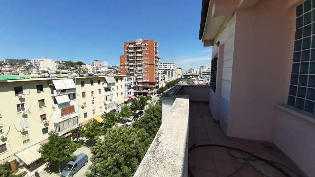 !!!  Shitur  !!!   Durres, shitet apartament 3+1+BLK Kati 6, 258 m² 170.000 Euro (Prane muzeumit)