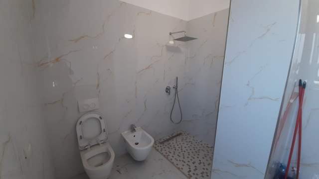 !!!  Shitur  !!!   Durres, shitet apartament 3+1+BLK Kati 6, 258 m² 170.000 Euro (Prane muzeumit)