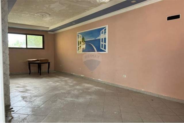 Durres, jepet me qera magazine Kati 0, 1.500 m² 2.000 Euro (Shijak, prane Auto Cetit)