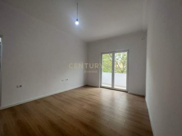 Tirane, shes apartament 2+1 115.000 Euro (21 dhjetori)