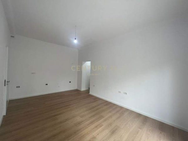 Tirane, shes apartament 2+1 115.000 Euro (21 dhjetori)