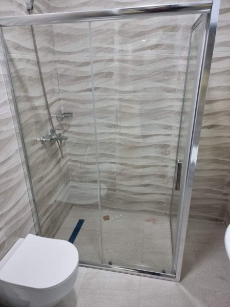 Tirane, jepet me qera apartament 1+1 Kati 3, 75 m² 400 Euro (Yzberisht)