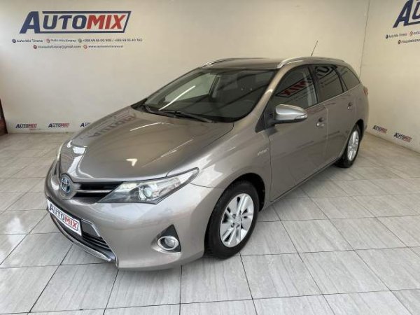 Tirane, shes makine Toyota auris Viti 2014, 12.200 Euro