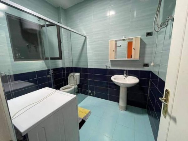 tel: 0698138906.  Tirane, jap me qera apartament 1+1+BLK Kati 3, 75 m² 400 Euro (rr.kel kodheli)