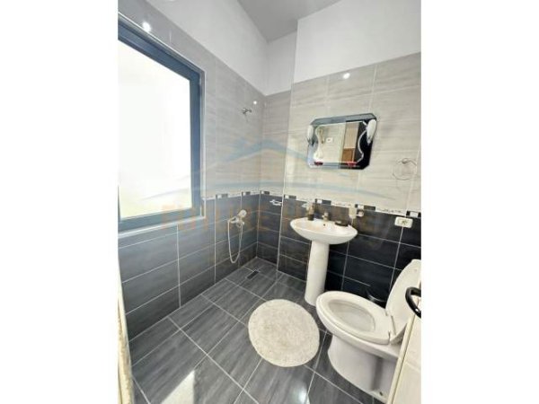 Tirane, jepet me qera apartament 2+1 Kati 4, 82 m² 400 Euro (Kodra E Diellit)