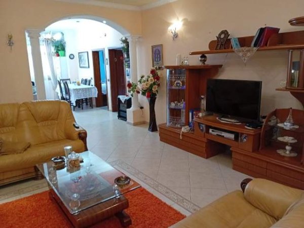 Tirane, jepet me qera Vile 2+1+BLK Kati 3, 127 m² 400 Euro (Fatmir Agalliu)