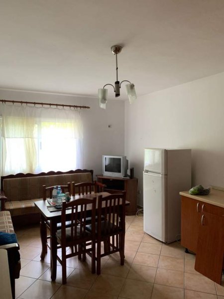 Tirane, jepet me qera apartament 1+1+BLK Kati 1, 60 m² 50.000 Leke (Komuna e Parisit)