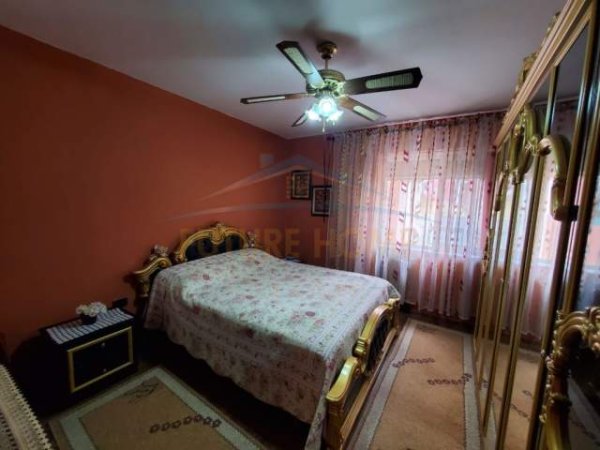 Tirane, jepet me qera apartament 3+1+BLK Kati 3, 85 m² 500 Euro (PETRO NINI LUARASI)