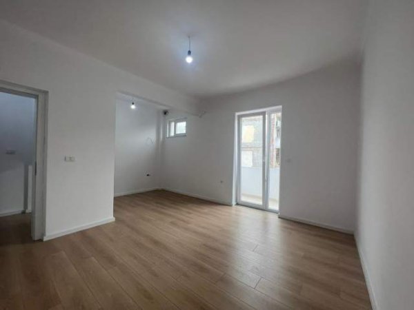 Tirane, shitet apartament 1+1+BLK Kati 3, 48 m² 88.000 Euro (21 Dhjetori)