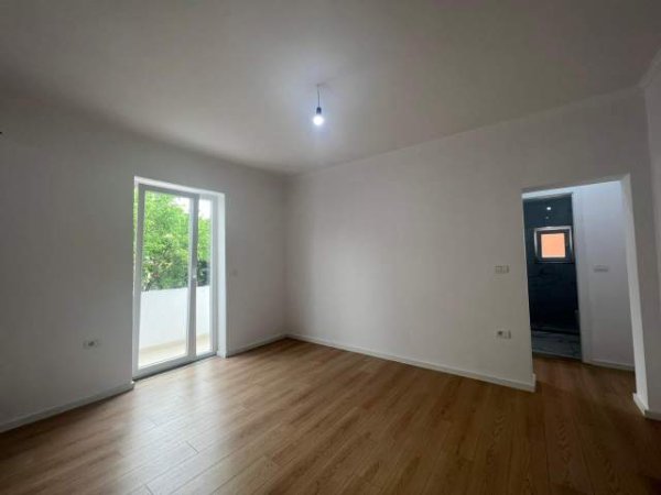 Tirane, shitet apartament 1+1+BLK Kati 3, 48 m² 88.000 Euro (21 Dhjetori)