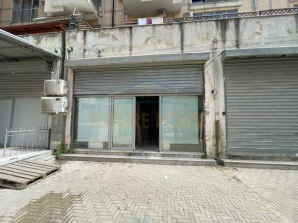 Tirane, shitet ambjent biznesi Kati 0, 57 m² 120.000 Euro (Unaza E Re)