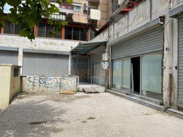 Tirane, shitet ambjent biznesi Kati 0, 57 m² 120.000 Euro (Unaza E Re)