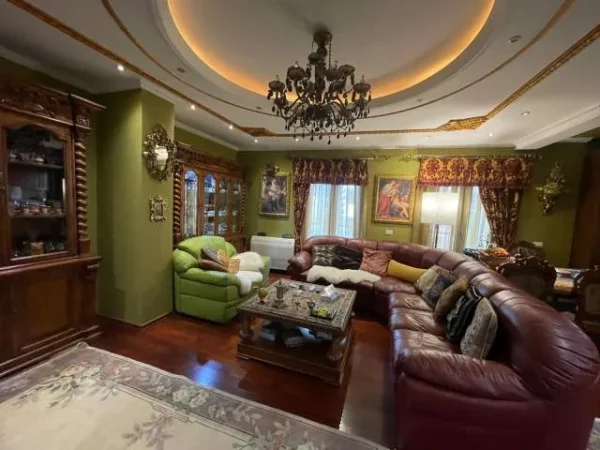 Tirane, jepet me qera apartament 3+1+BLK Kati 7, 196 m² 2.500 Euro (Rruga e Barrikadave)