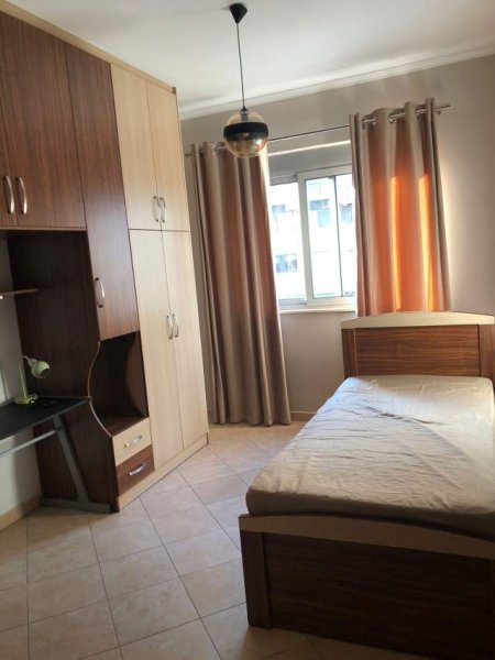 Tirane, jepet me qera apartament 2+1+A+BLK Kati 2, 90 m² 40.000 Leke