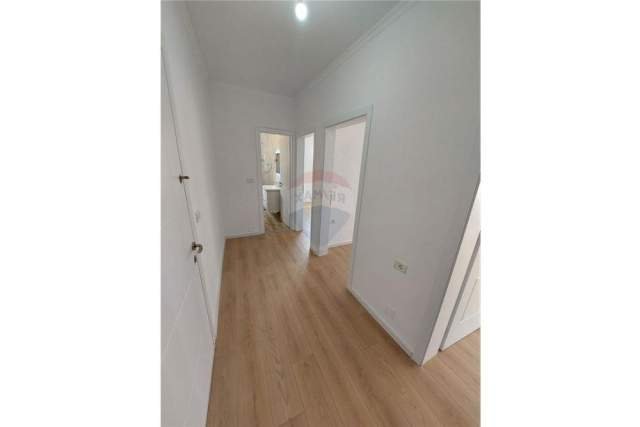 Tirane, shitet apartament 2+1+A Kati 8, 73 m² 115.000 Euro (Rruga Dibres)