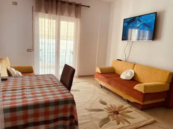 Jap me qera apartament 1+1+BLK Kati 4, 58 m² 30 Euro (Rruga Pavarësia, Plazh Durres / Pista Kosova)