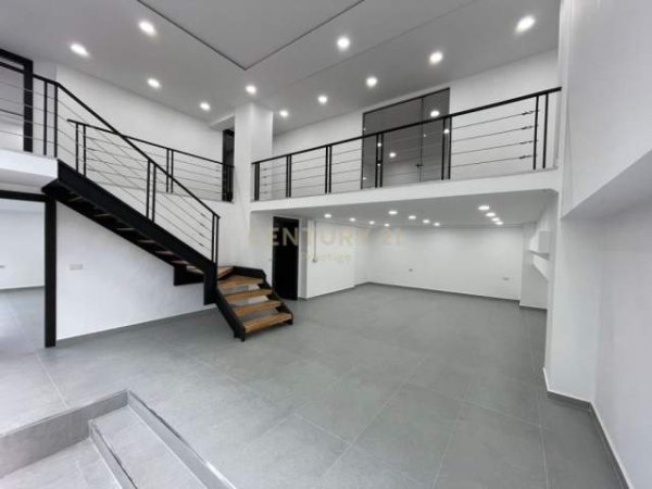 Tirane, jepet me qera ambjent biznesi Kati 0, 240 m² 3.000 Euro (Toptani center)